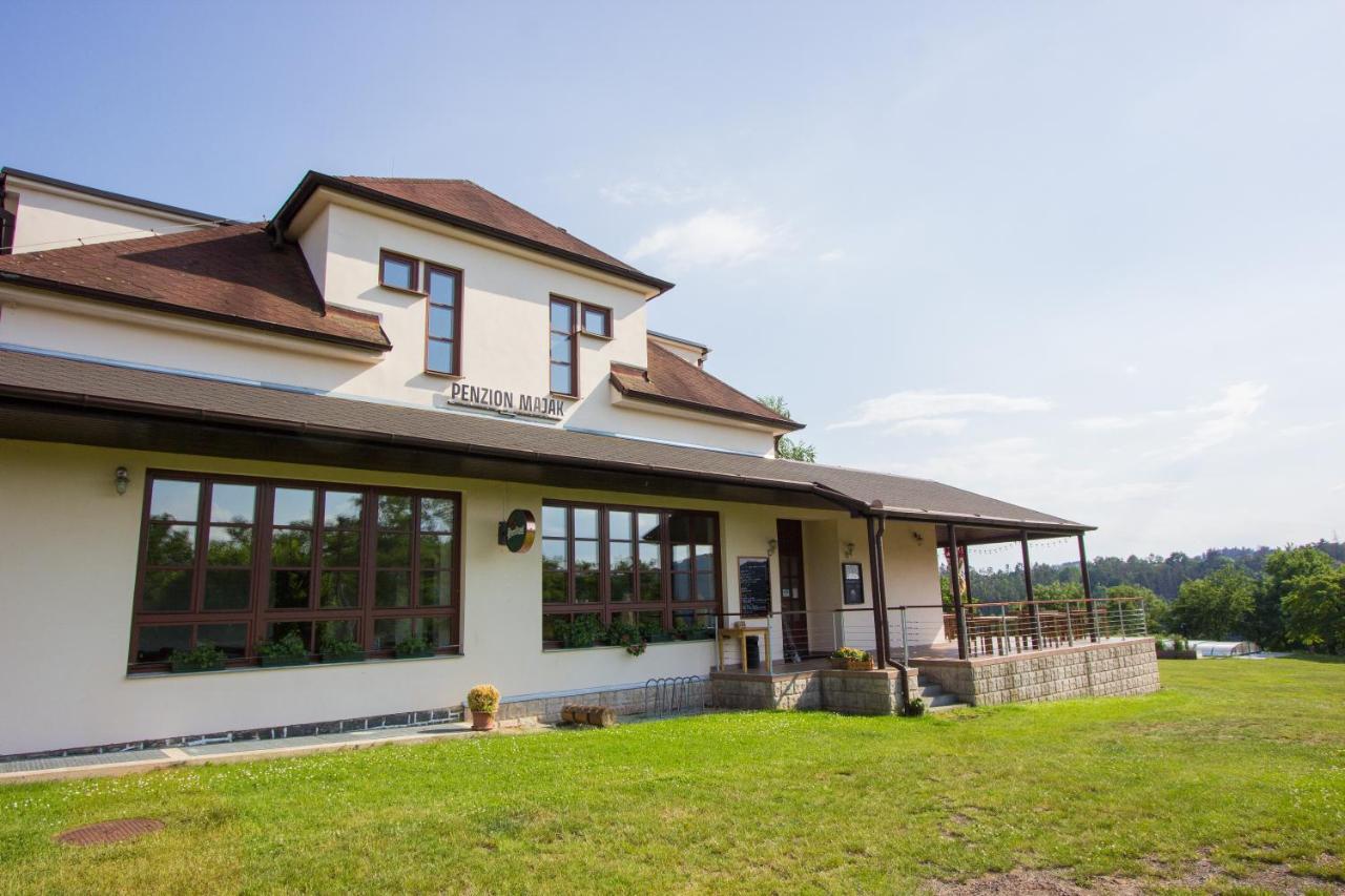 Penzion Majak Hotel Dublovice Exterior photo